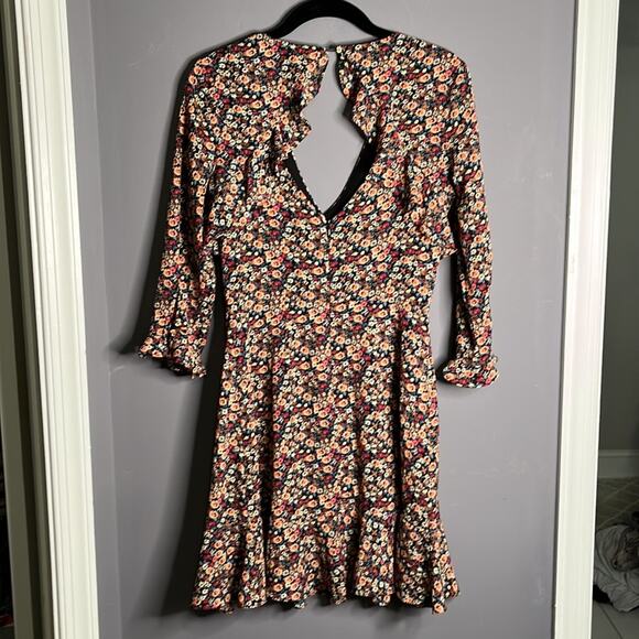 TopShop Floral Mini Dress With Ruffled Cutouts Size 4 - Picture 6 of 9